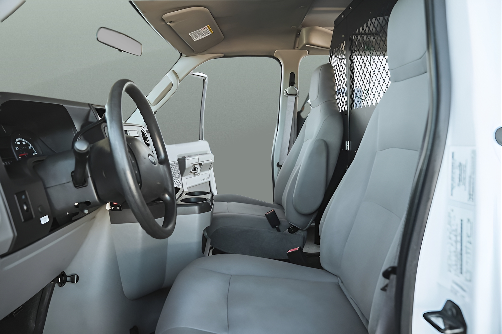 Used 2013 Ford E-150 - photo 15