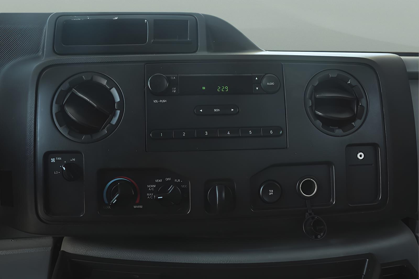 Used 2013 Ford E-150 - photo 20