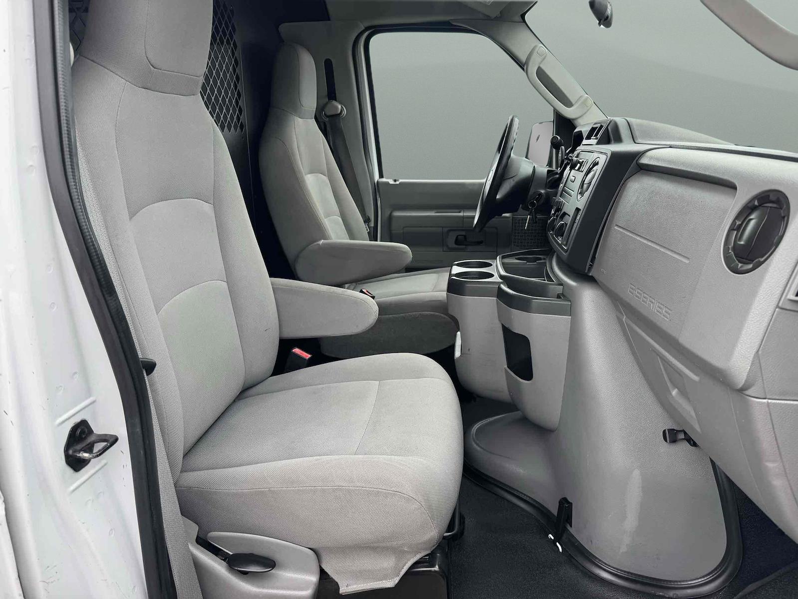 Used 2013 Ford E-150 - photo 10