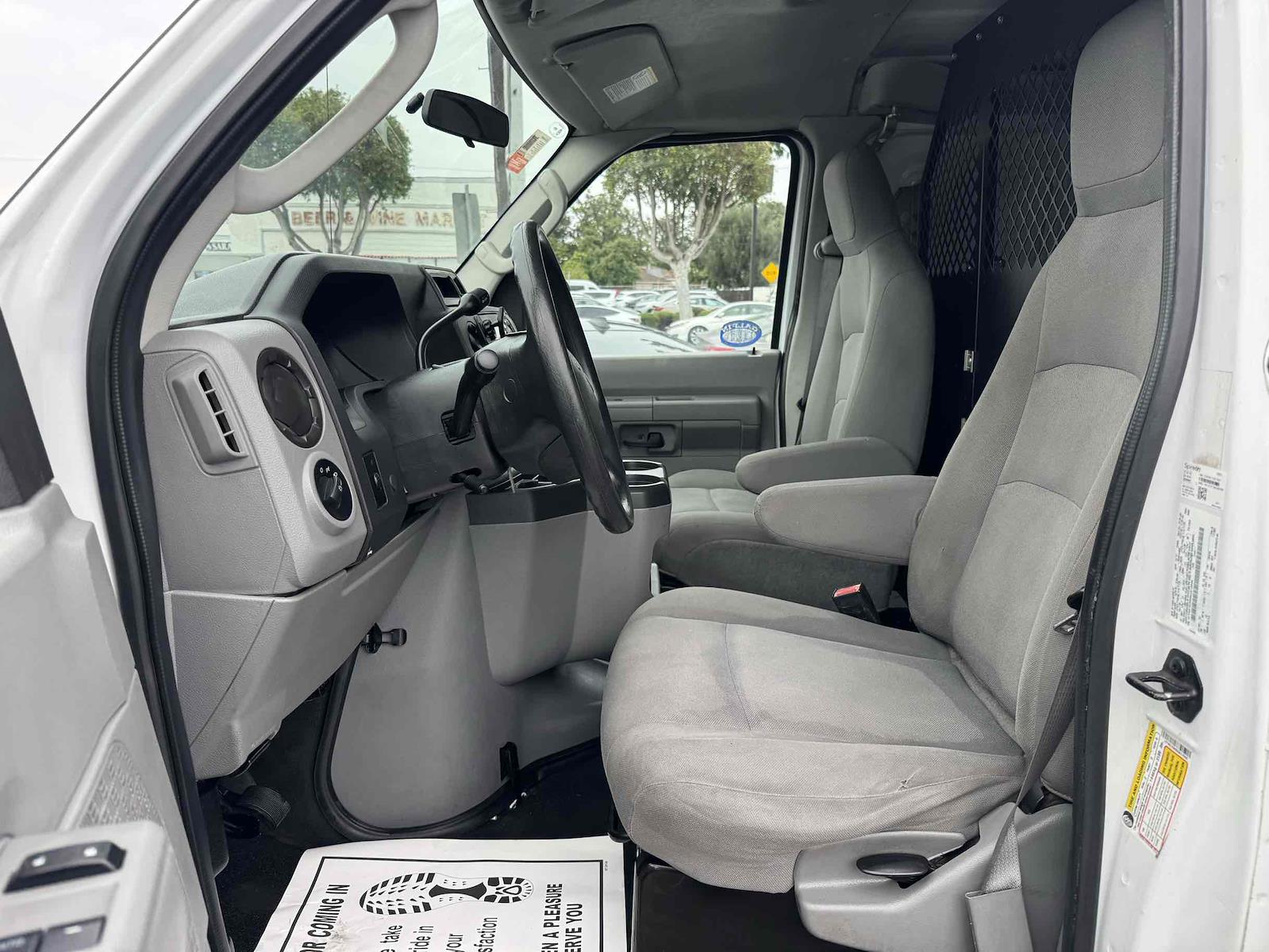 Used 2013 Ford E-150 - photo 7