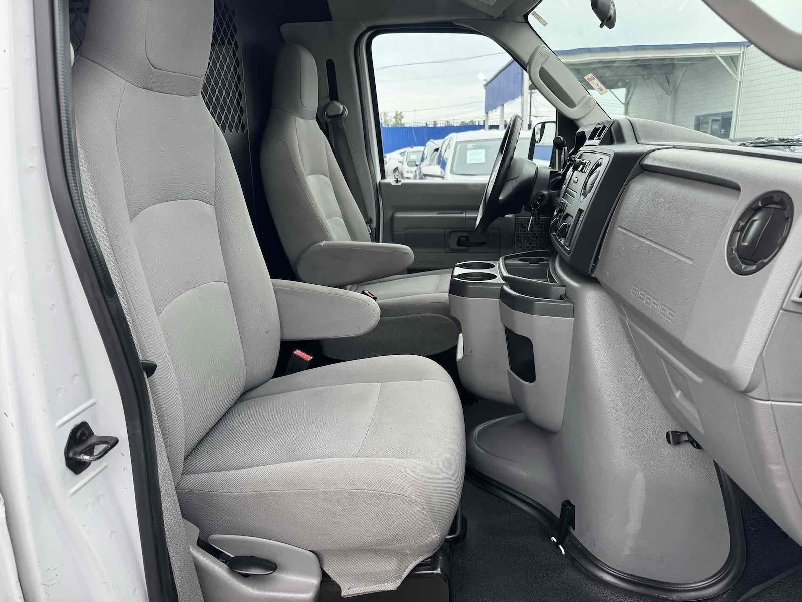 Used 2013 Ford E-150 - photo 10
