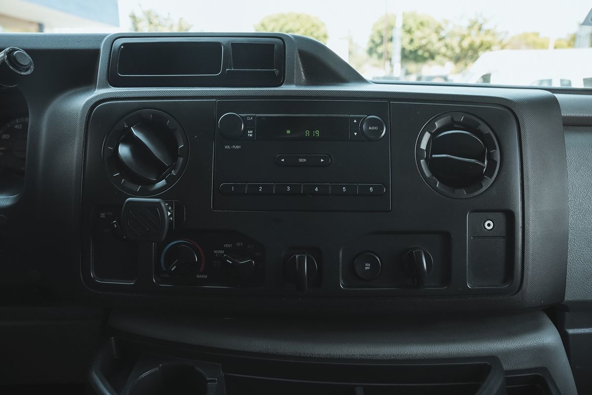 Used 2013 Ford E-150 - photo 19