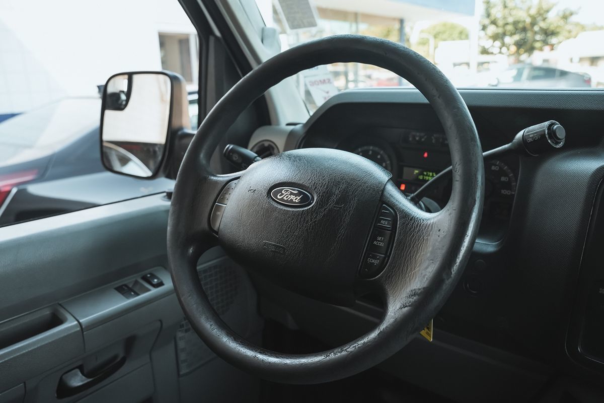 Used 2013 Ford E-150 - photo 20