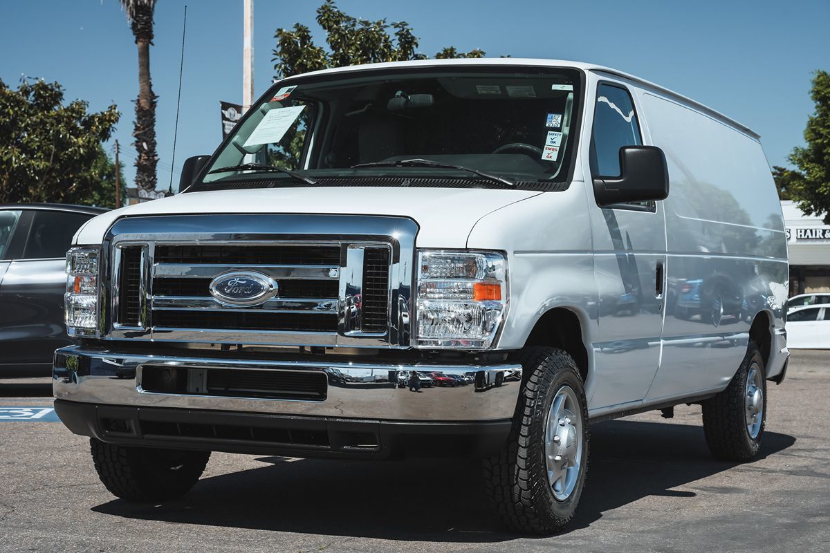 Used 2013 Ford E-150 - photo 12