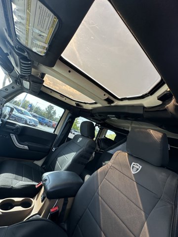 Used 2011 Jeep Wrangler - photo 5