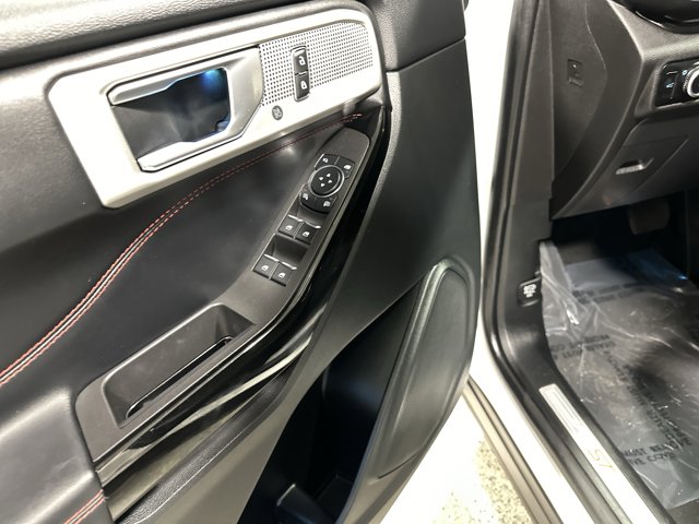 Used 2024 Ford Explorer - photo 16