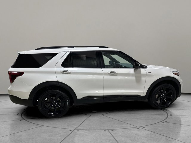 Used 2024 Ford Explorer - photo 2