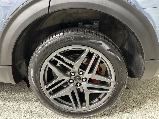 Used 2025 Ford Explorer - photo 18