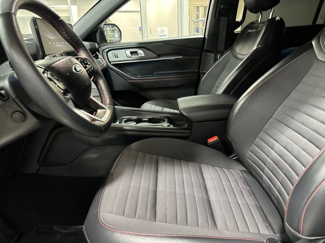 Used 2025 Ford Explorer - photo 9