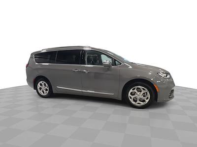 Used 2022 Chrysler Pacifica Limited Minivan for sale #CP4448 - photo 1