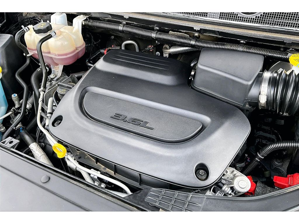 Used 2025 Chrysler Pacifica - photo 33