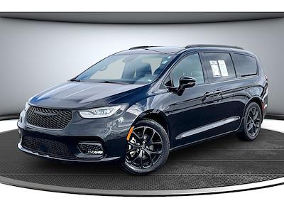 Used 2025 Chrysler Pacifica Limited Minivan for sale #CP4545 - photo 1