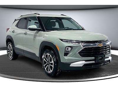 Used 2025 Chevrolet Trailblazer - photo 1