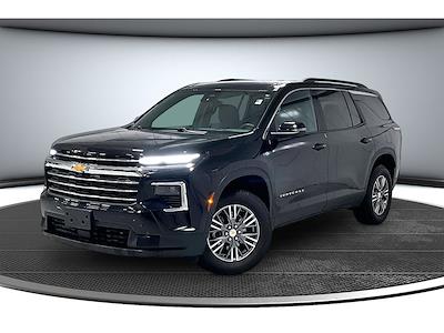Used 2025 Chevrolet Traverse - photo 1