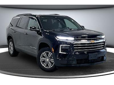 Used 2025 Chevrolet Traverse - photo 1