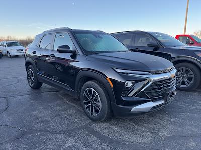 Used 2025 Chevrolet Trailblazer - photo 1