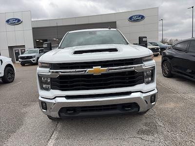 Used 2025 Chevrolet Silverado 2500 - photo 2