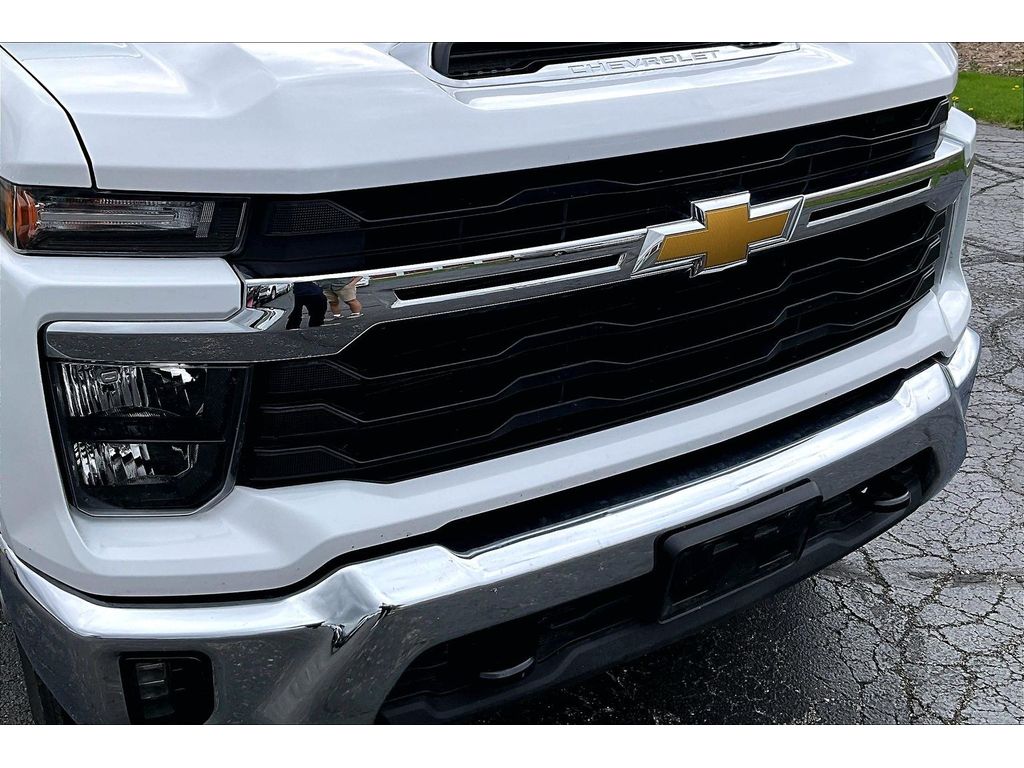 Used 2025 Chevrolet Silverado 2500 - photo 31