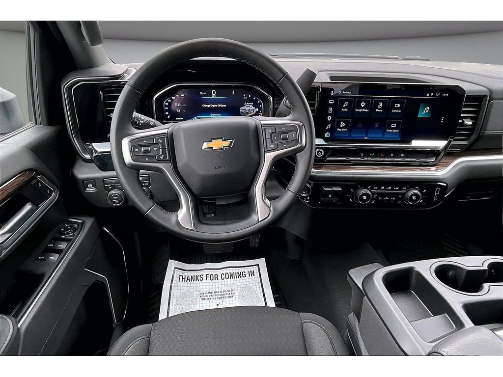 Used 2025 Chevrolet Silverado 2500 - photo 8