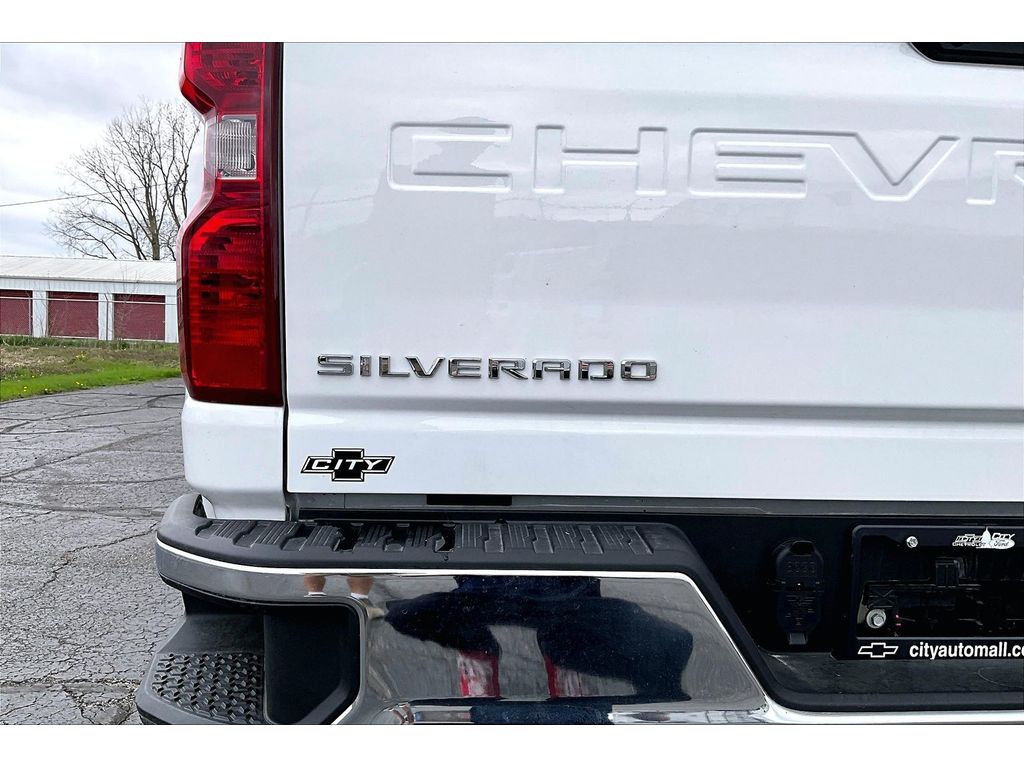 Used 2025 Chevrolet Silverado 2500 - photo 11