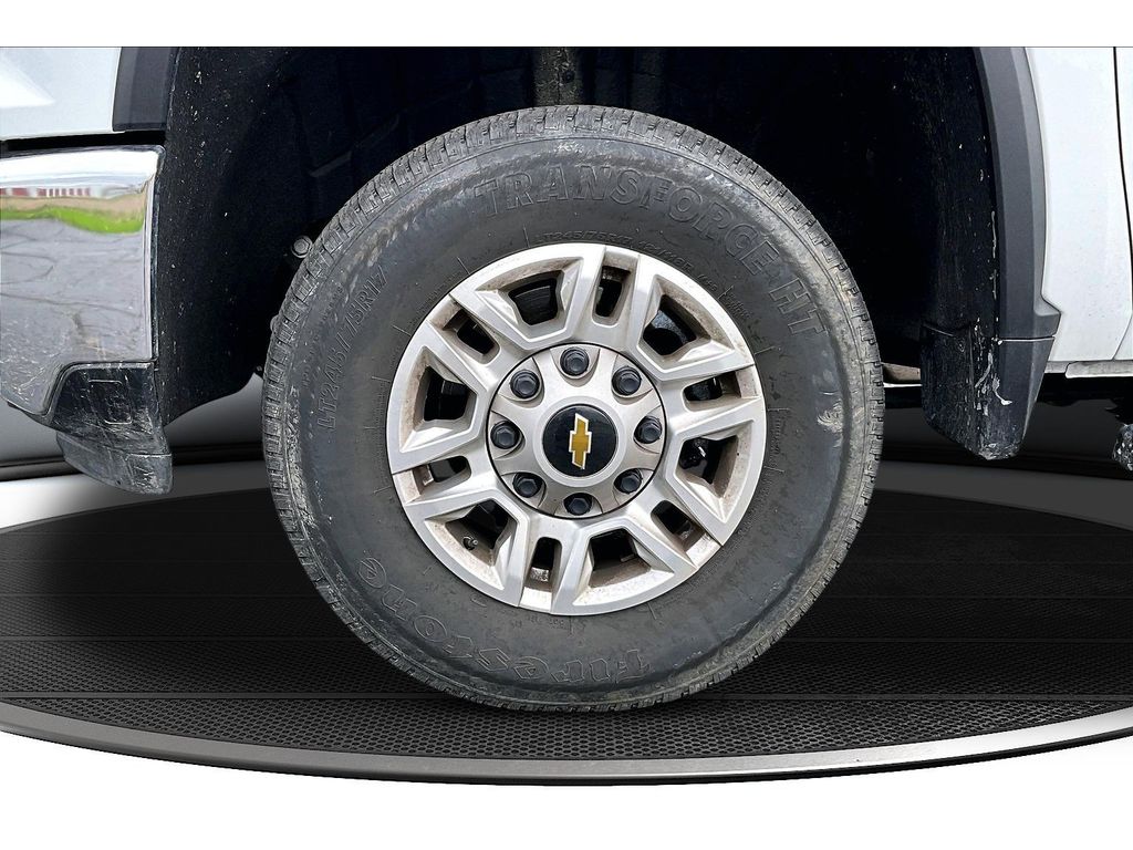 Used 2025 Chevrolet Silverado 2500 - photo 12