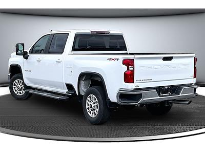 Used 2025 Chevrolet Silverado 2500 - photo 2