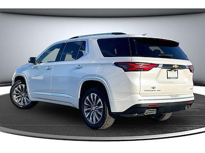 Used 2023 Chevrolet Traverse - photo 1