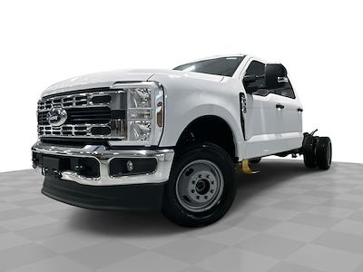 New 2025 Ford F-350 XL Crew Cab 4WD Cab Chassis for sale #FD7767 - photo 1