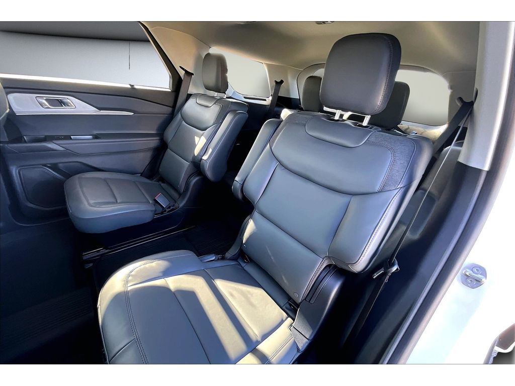 New 2026 Ford Explorer - photo 12