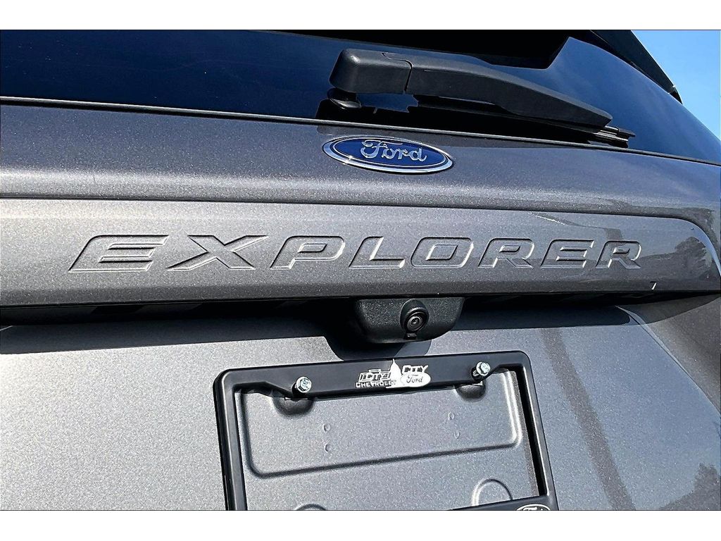 Used 2022 Ford Explorer - photo 6