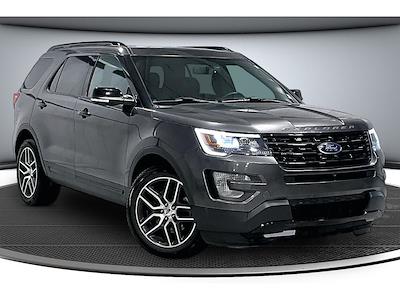 Used 2017 Ford Explorer - photo 2