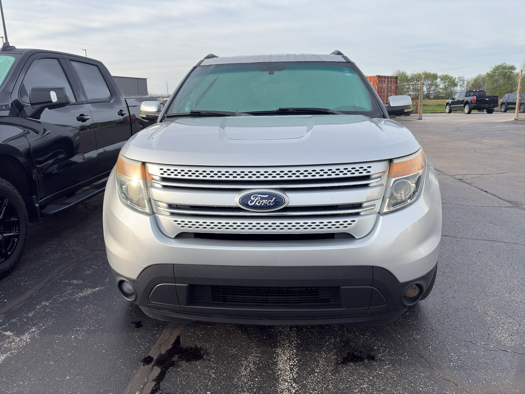 Used 2011 Ford Explorer - photo 2