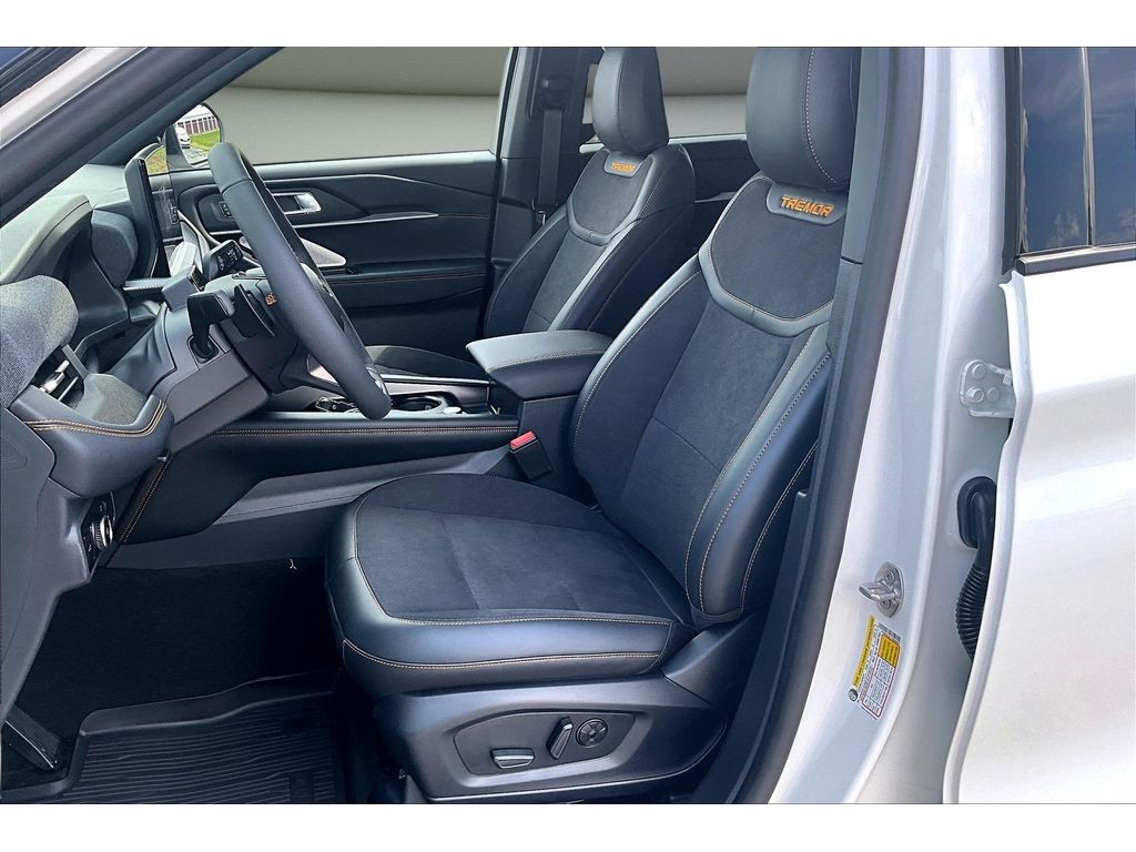 New 2026 Ford Explorer - photo 1