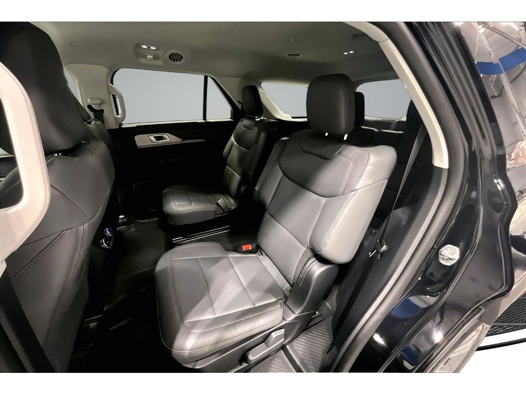 New 2026 Ford Explorer - photo 2