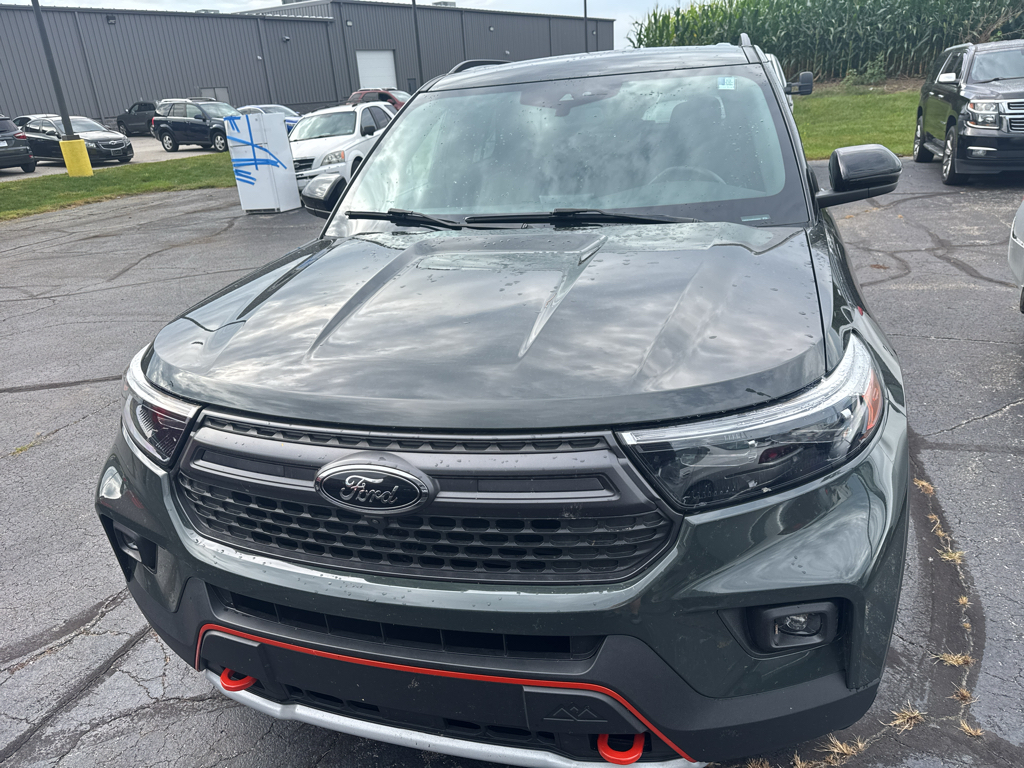 Used 2024 Ford Explorer - photo 2