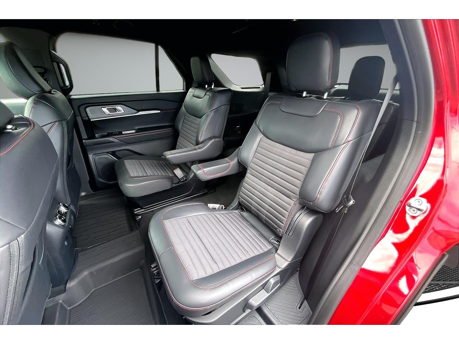 New 2026 Ford Explorer - photo 2