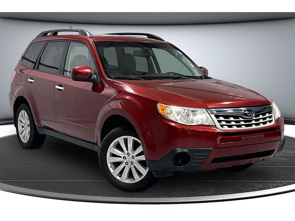 Used 2011 Subaru Forester - photo 2