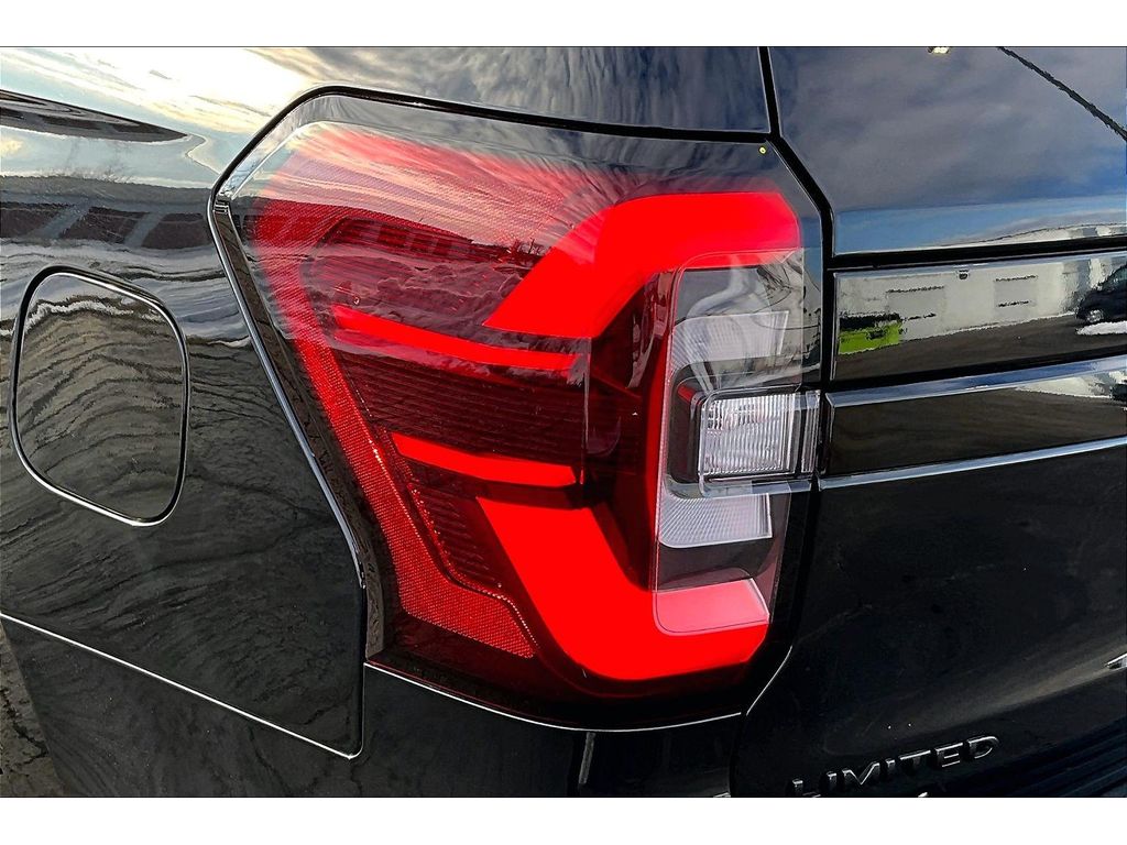 Used 2022 Ford Expedition - photo 32