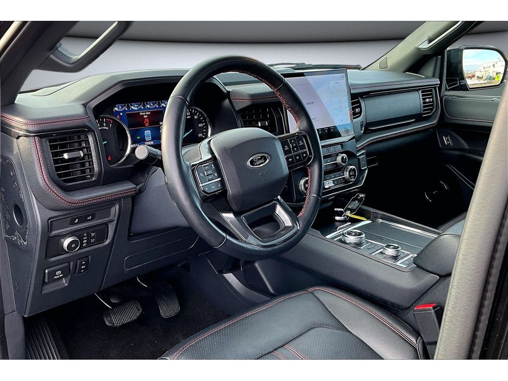 Used 2022 Ford Expedition - photo 16