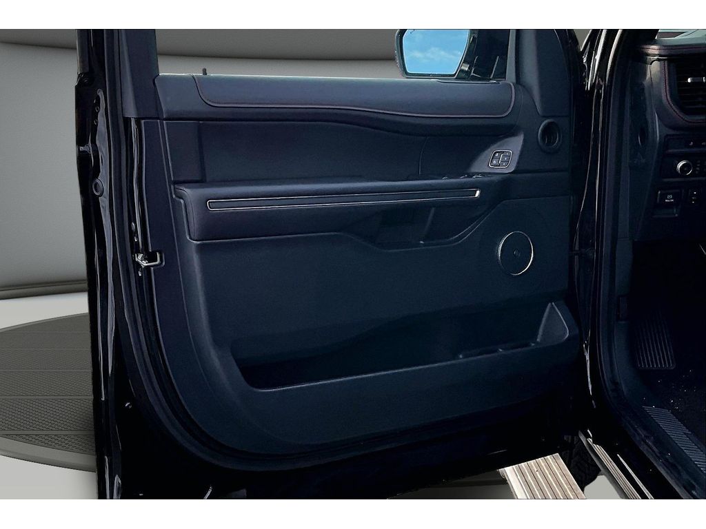 Used 2022 Ford Expedition - photo 25