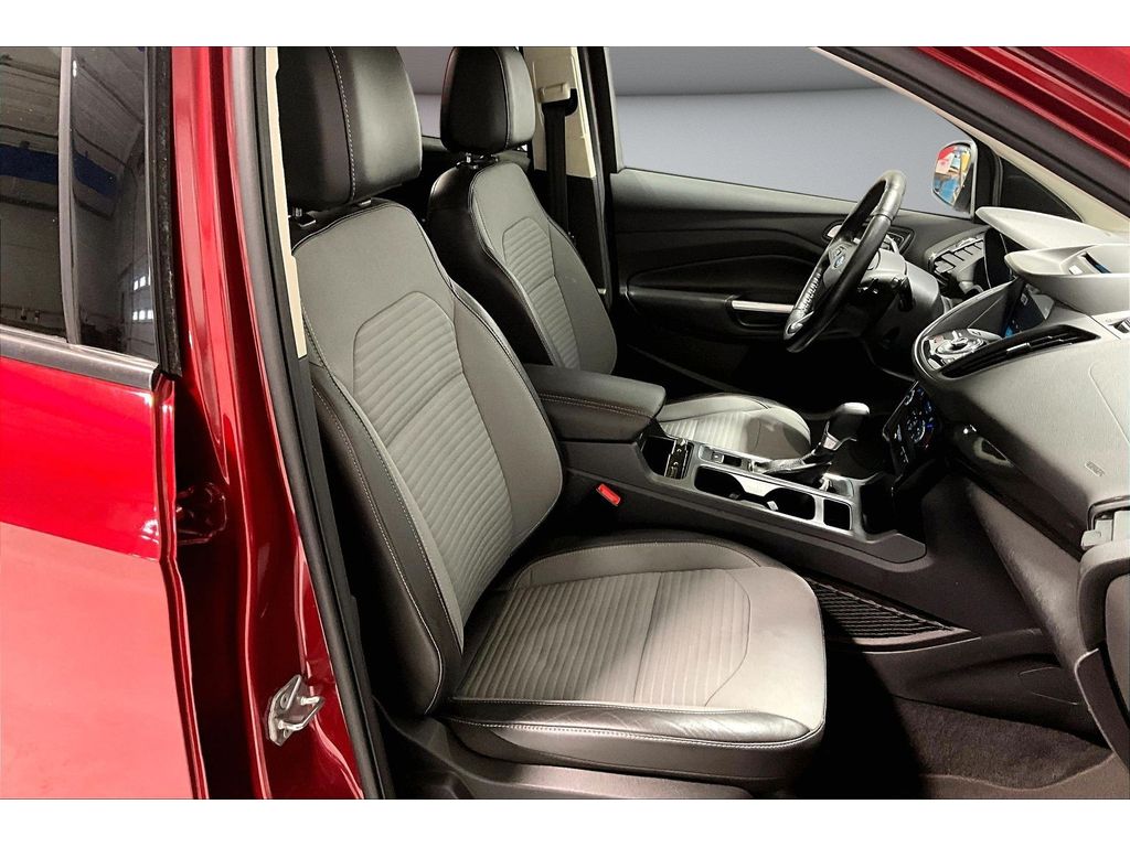 Used 2017 Ford Escape - photo 10