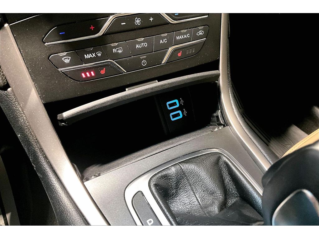 Used 2018 Ford Edge - photo 28