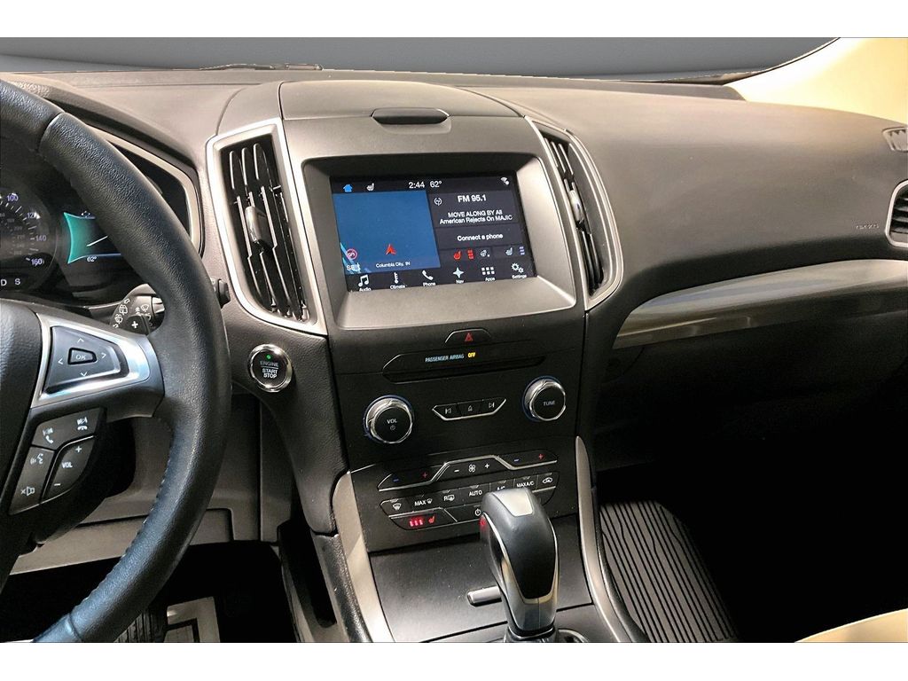 Used 2018 Ford Edge - photo 4