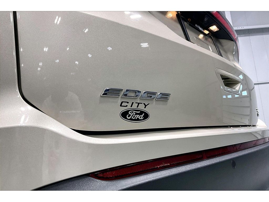 Used 2018 Ford Edge - photo 6