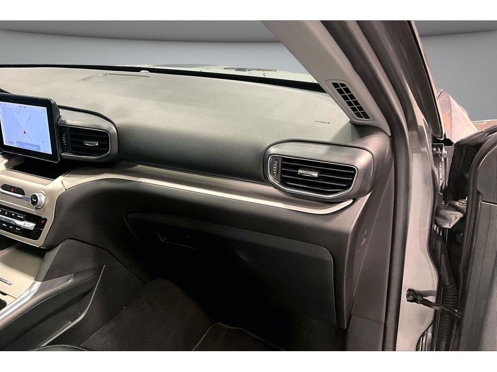 Used 2023 Ford Explorer - photo 18