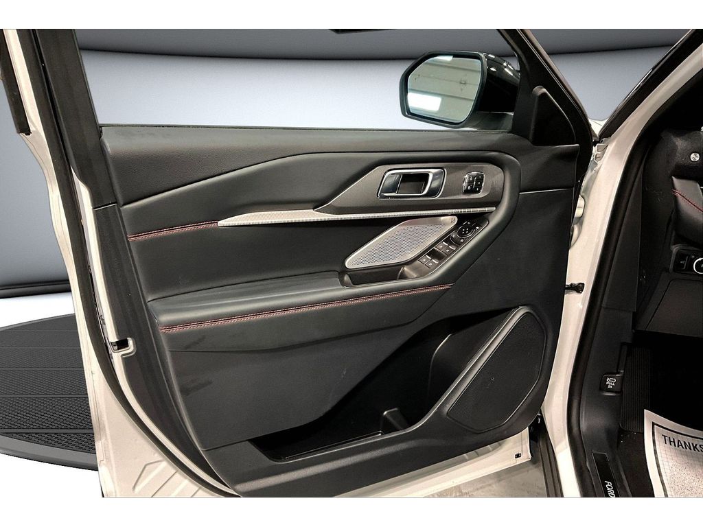 Used 2025 Ford Explorer - photo 25