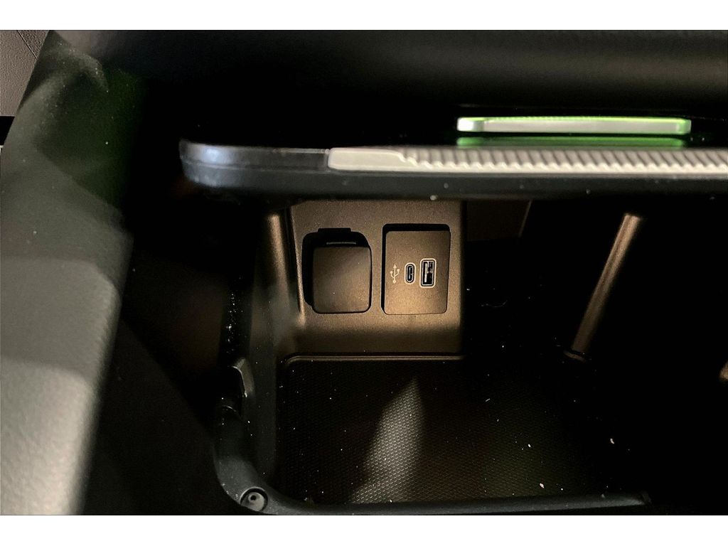 Used 2025 Ford Explorer - photo 36