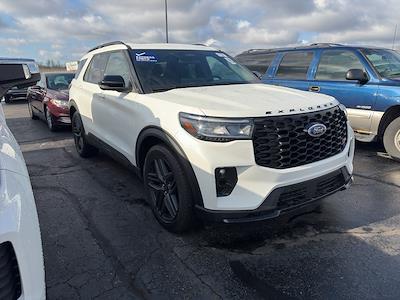 Used 2025 Ford Explorer - photo 1
