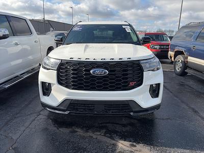 Used 2025 Ford Explorer - photo 2
