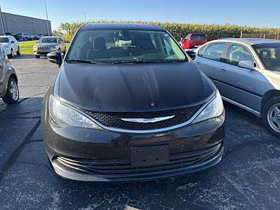 2017 Chrysler Pacifica FWD Minivan for sale #FP4758A2 - photo 2